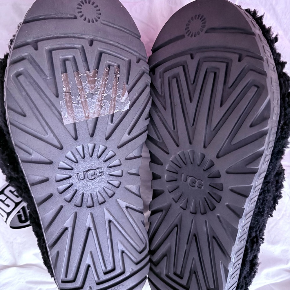 UGG Black Fluffy Sandals - Picture 3 of 5